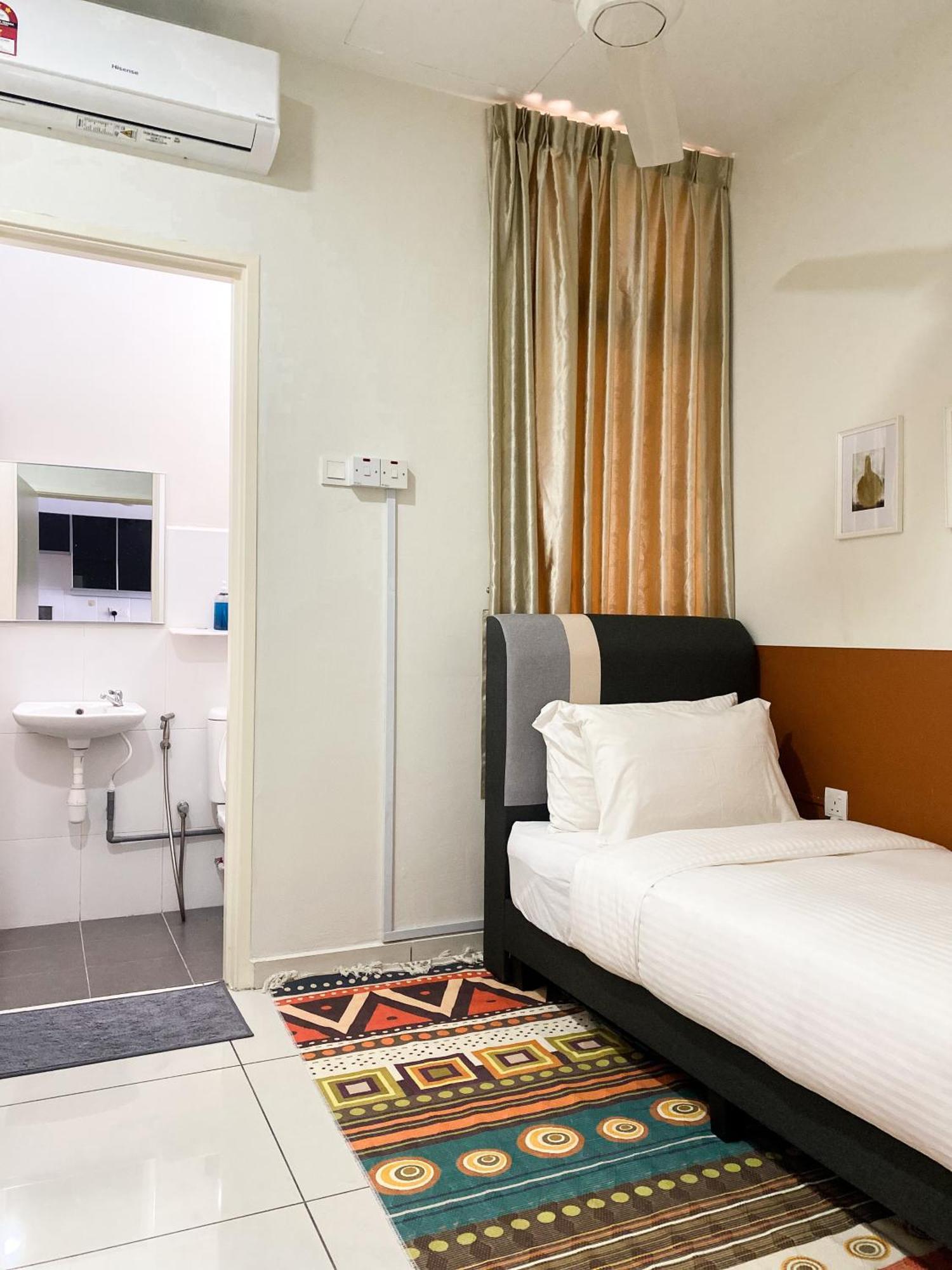Holiday home 5br5b In Skudai, 15mins To Utm&sutera, 7-16pax, Wifi