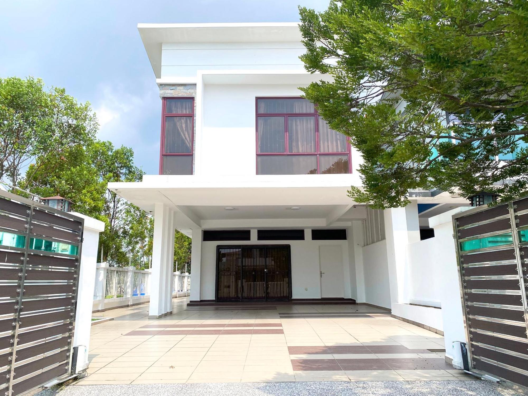 5br5b In Skudai, 15mins To Utm&sutera, 7-16pax, Wifi